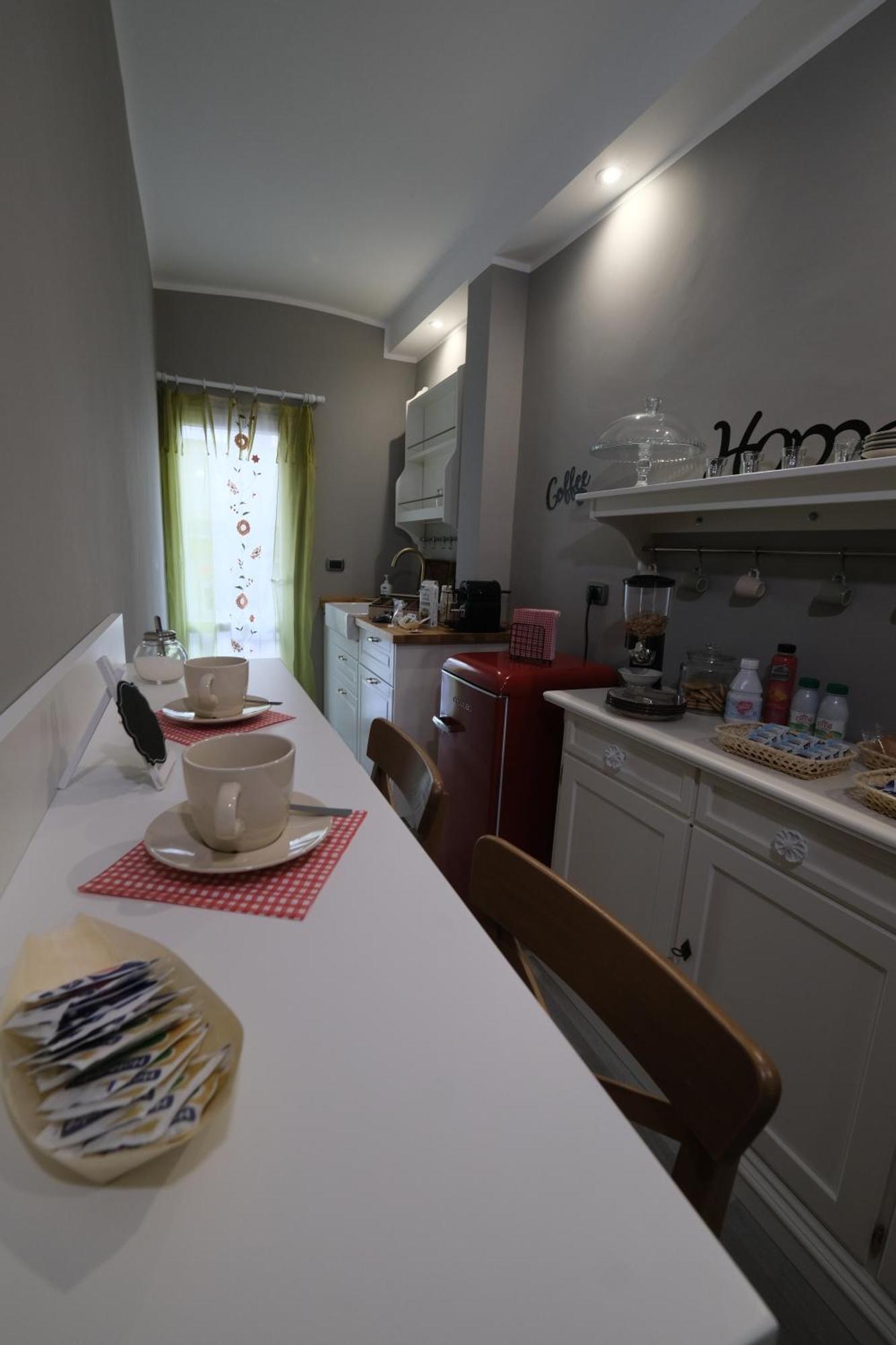Hotel Il Poggiolo Fiorito à Tarente Extérieur photo