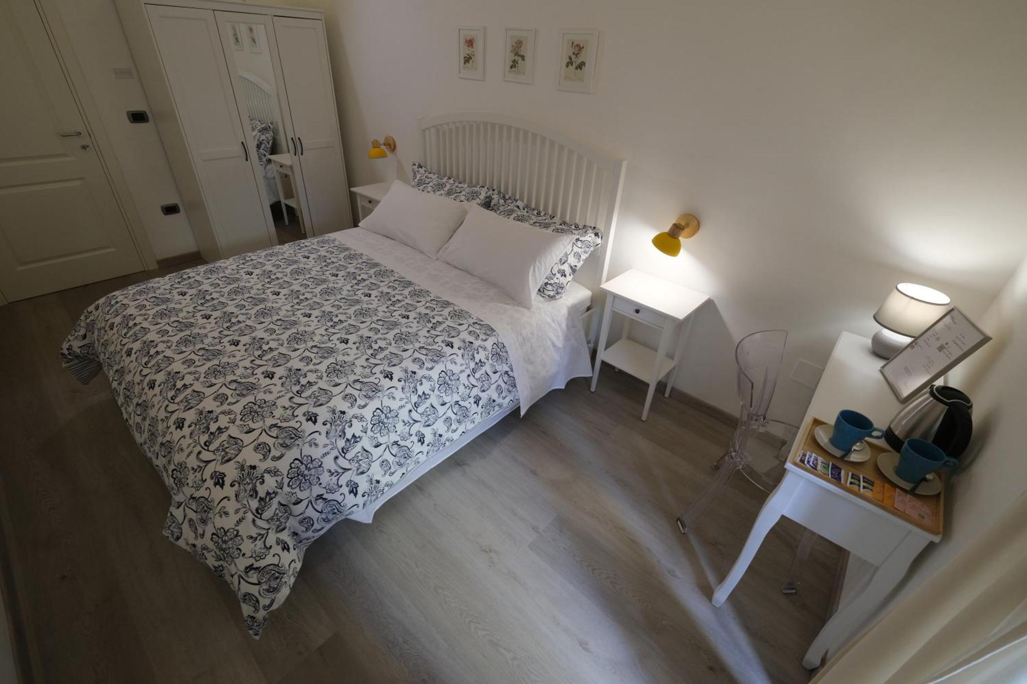 Hotel Il Poggiolo Fiorito à Tarente Extérieur photo