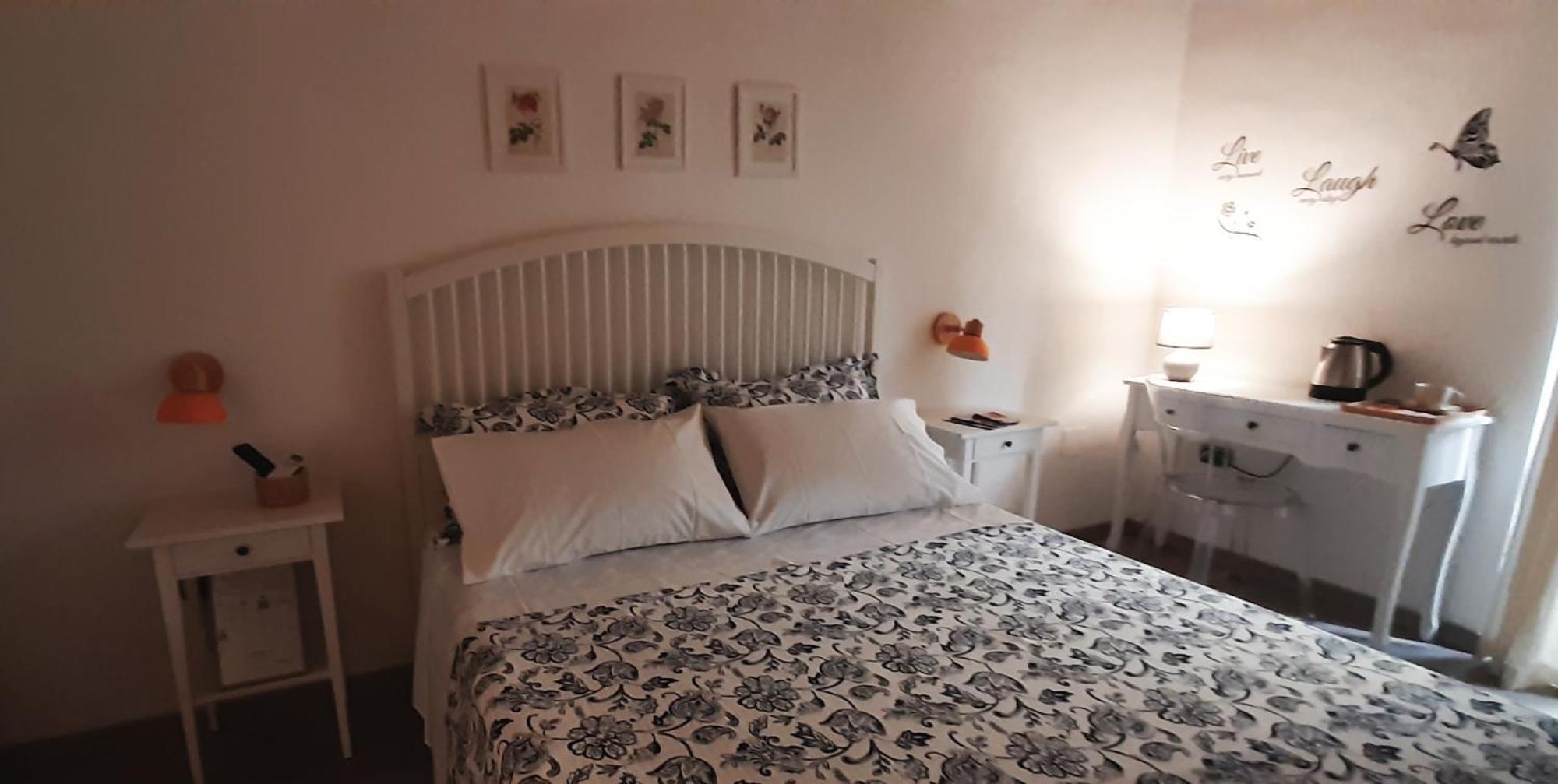 Hotel Il Poggiolo Fiorito à Tarente Extérieur photo