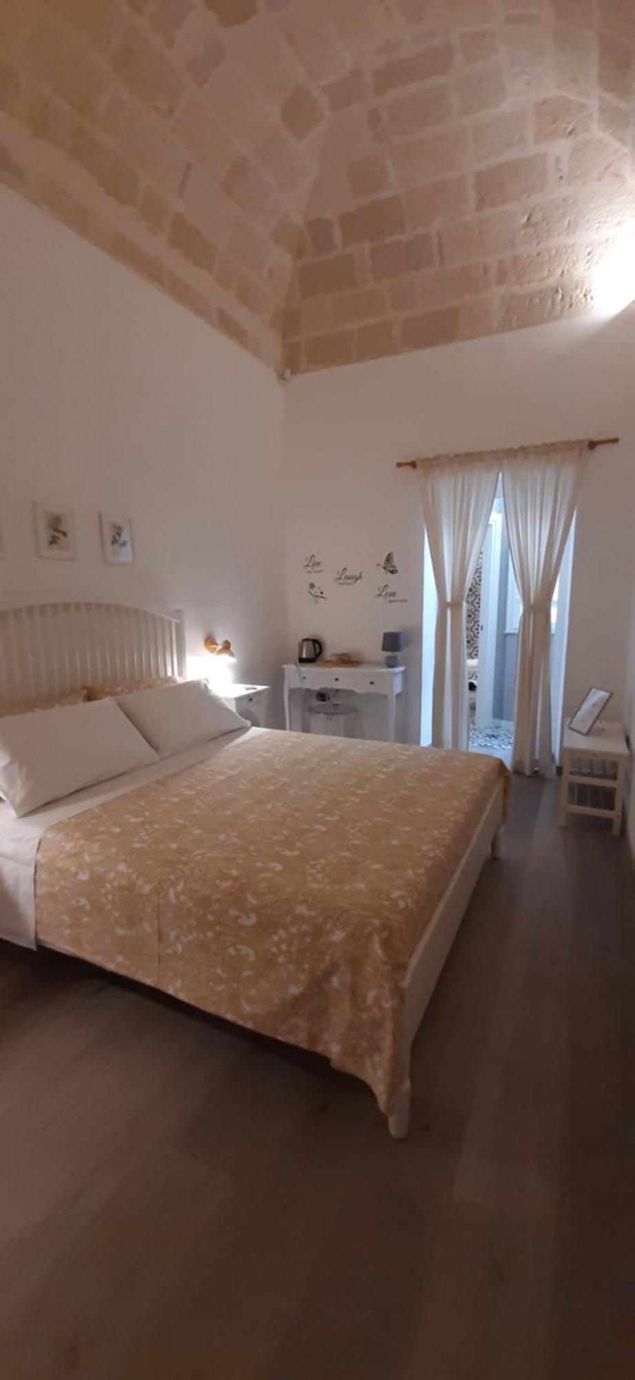 Hotel Il Poggiolo Fiorito à Tarente Extérieur photo